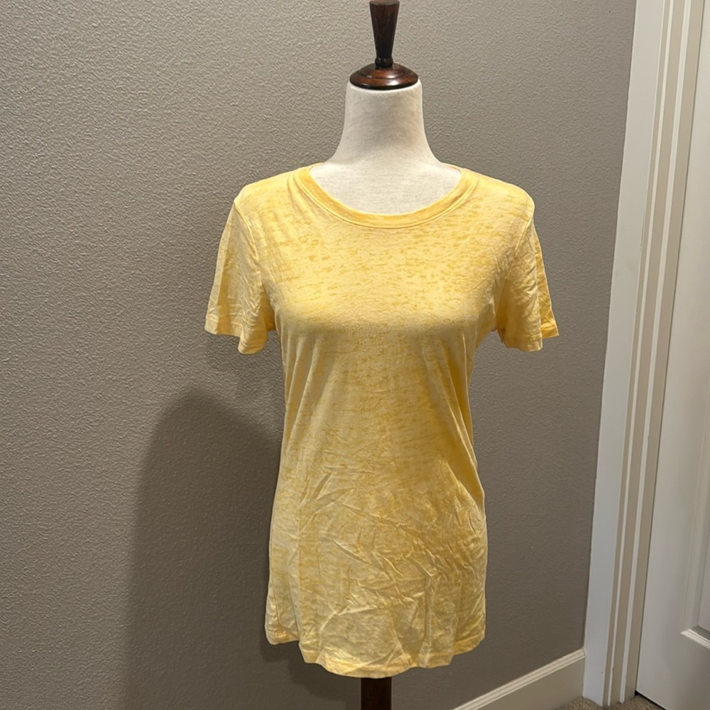 Form fitting T-shirt